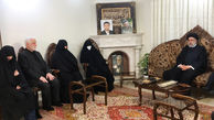 رییس‌جمهور به همراه همسرش به دیدار خانواده شهید حسن صیادخدایی رفت