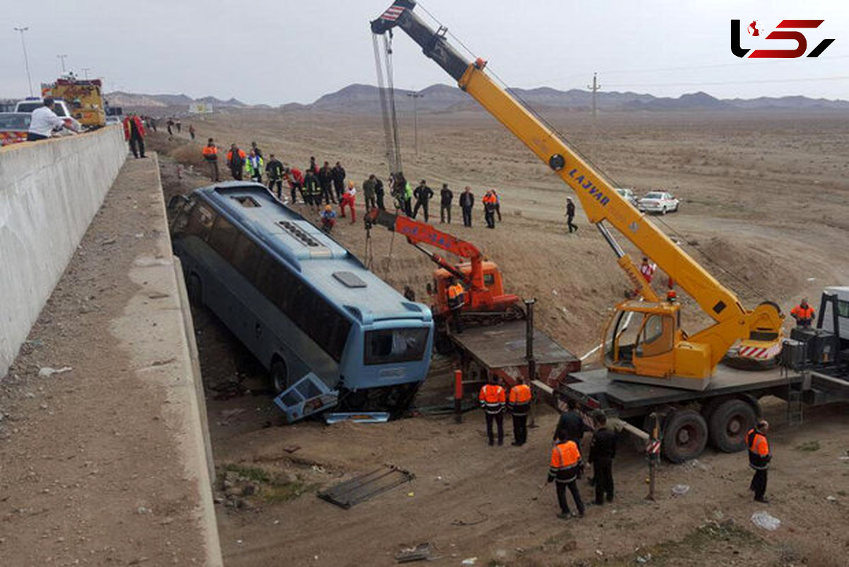 آخرین جزئیات مجروح شدن ۱۷ نفر در حادثه واژگونی اتوبوس در بندرعباس