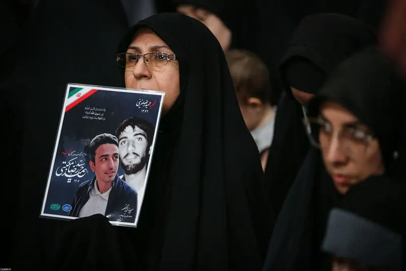 رهبر انقلاب حضرت آیت الله خامنه ای در مراسم بزرگداشت شهدای جنگ تحمیلی اخیر 7-5-1404