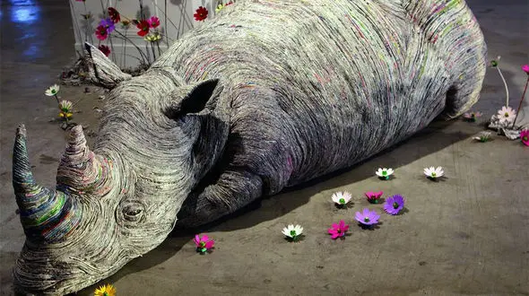 شاهکار یک بانوی ژاپنی با روزنامه های خیس+ فیلم و تصاویر 