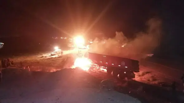 دختر 12 ساله در کامیون زنده زنده سوخت / حادثه تلخ در جاده  مشهد