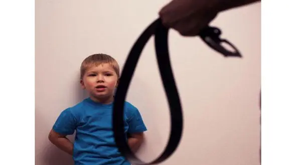 تنبیه بدنی علت خشونت ورزی در بزرگسالی