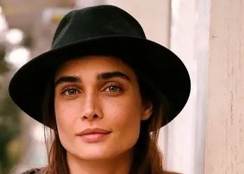 معرفی زیباترین بازیگران ایران؛ تینا آخوندتبار 