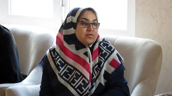 ماجرای قطع کردن دست آمنه حسینی مجری تلویزیون + عکس