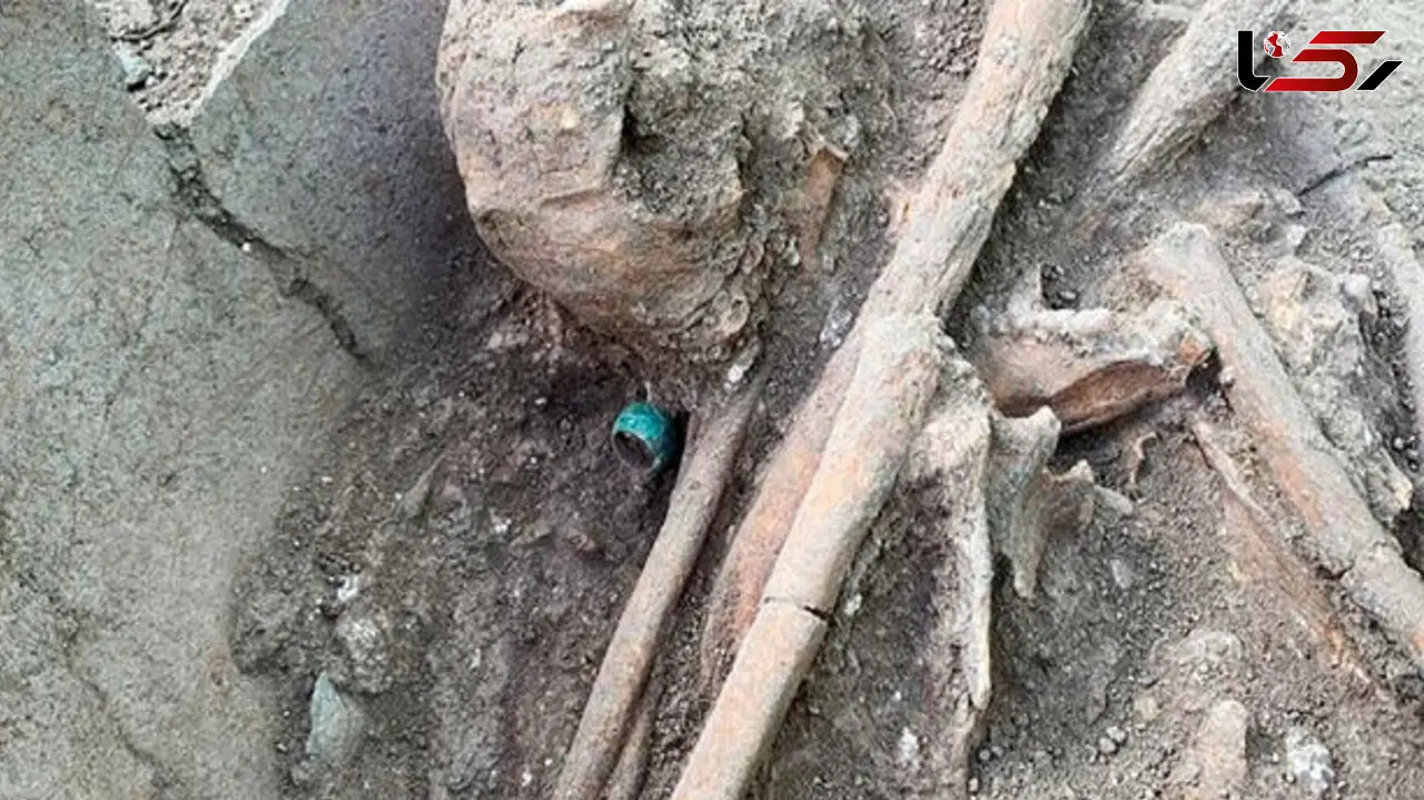 کشف اسکلت انسان با انگشتر یشمی