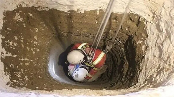 سقوط مرد رشتی به چاه 15 متری / نجات معجزه آسا از مرگ
