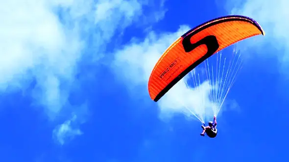 یک بام و دوهوا در جستجوی پاراگلایدر سوار گمشده در آسمان جاده هراز / تا دیروز مازندران امروز استان تهران