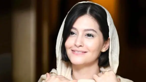 پردیس احمدیه لباس تکراری‌اش را اینبار کاملا متفاوت ست کرد