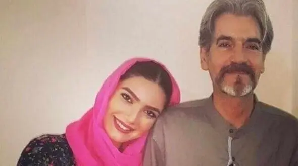 فیلم/ بیماری شوکه کننده  پدر متین ستوده: پدرم به دستگاه اکسیژن وصل بود تابستون بود برق رفت اکسیژنش داشت پایین می آمد/ از راهرو برق کشیدم همه بدنم می لرزید/چجوری دلتون میاد می گید زیر ساخت بزنه؟