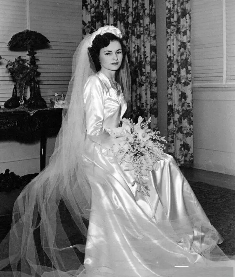 لباس عروس قدیمی