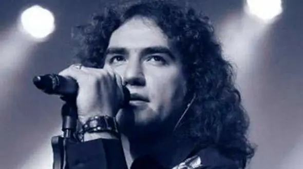 دانلود آواز عاشقانه و باشکوه رضا یزدانی / آهنگ ﻳﻪ ﻟﺤﻈﻪ ﻧﮕﺎﻫﺖ !