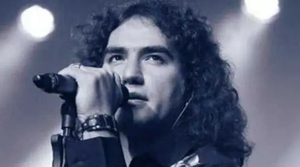 دانلود آهنگ عاشقانه  رضا یزدانی / آواز باشکوه ﻳﻪ ﻟﺤﻈﻪ ﻧﮕﺎﻫﺖ !