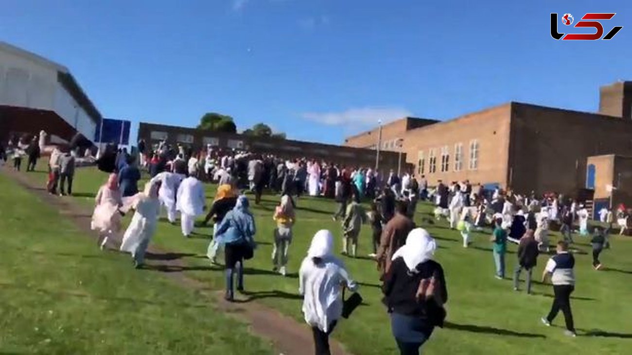 فوری / حمله به نمازگزاران عید فطر توسط یک خودرو در انگلیس +فیلم و تصاویر