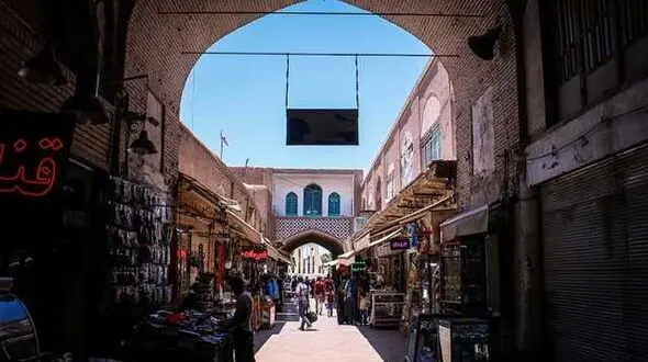 بازار همدان نیازمند ساماندهی آشفته بازار تابلوهایش/امور اصناف پای گود رفع موانع ثبت جهانی بیاید