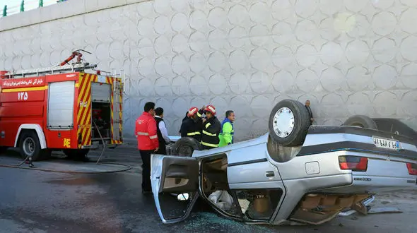 تصادف خونین پژو با عابر پیاده در خرم آباد + عکس