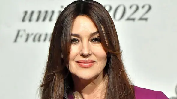 عکس شوهر داغون مونیکا بلوچی زیباترین و پرطرفدارترین خانم بازیگر جهان ! / زیبایی مونیکا بلوچی با پوشیدن این لباسها  چندین برابر بیشتر شد!