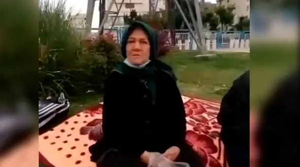 منفورترین پسر و عروس را بشناسید ؟! + فیلم جگرسوز کارتن خوابی مادر داماد بی غیرت
