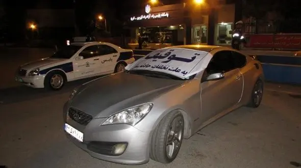 توقیف خودرو لوکس با سرعت 215 کیلومتر در اتوبان رشت+عکس