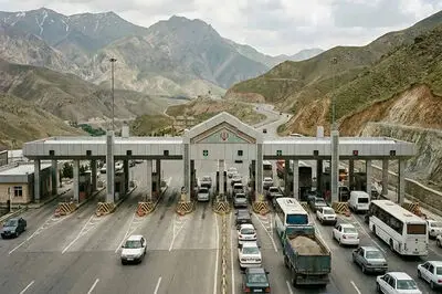 عوارض آزادراه‌ ها از بسیاری از کالاها ارزان‌ تر است/ ۸۲۵۰ میلیارد تومان عوارض پرداخت‌ نشده داریم + فیلم
