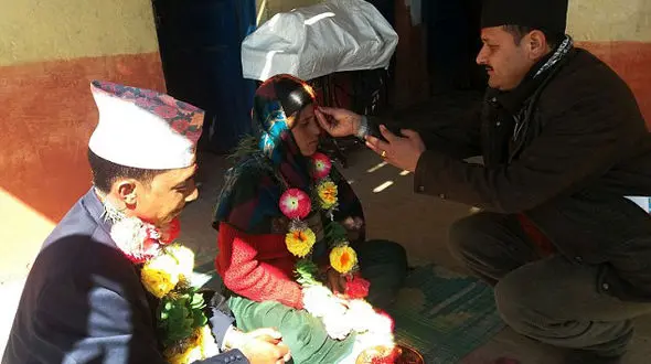 ازدواج 2 قاتل در زندان / مادر داماد در زندان از همسلولی اش خواستگاری کرد!+عکس