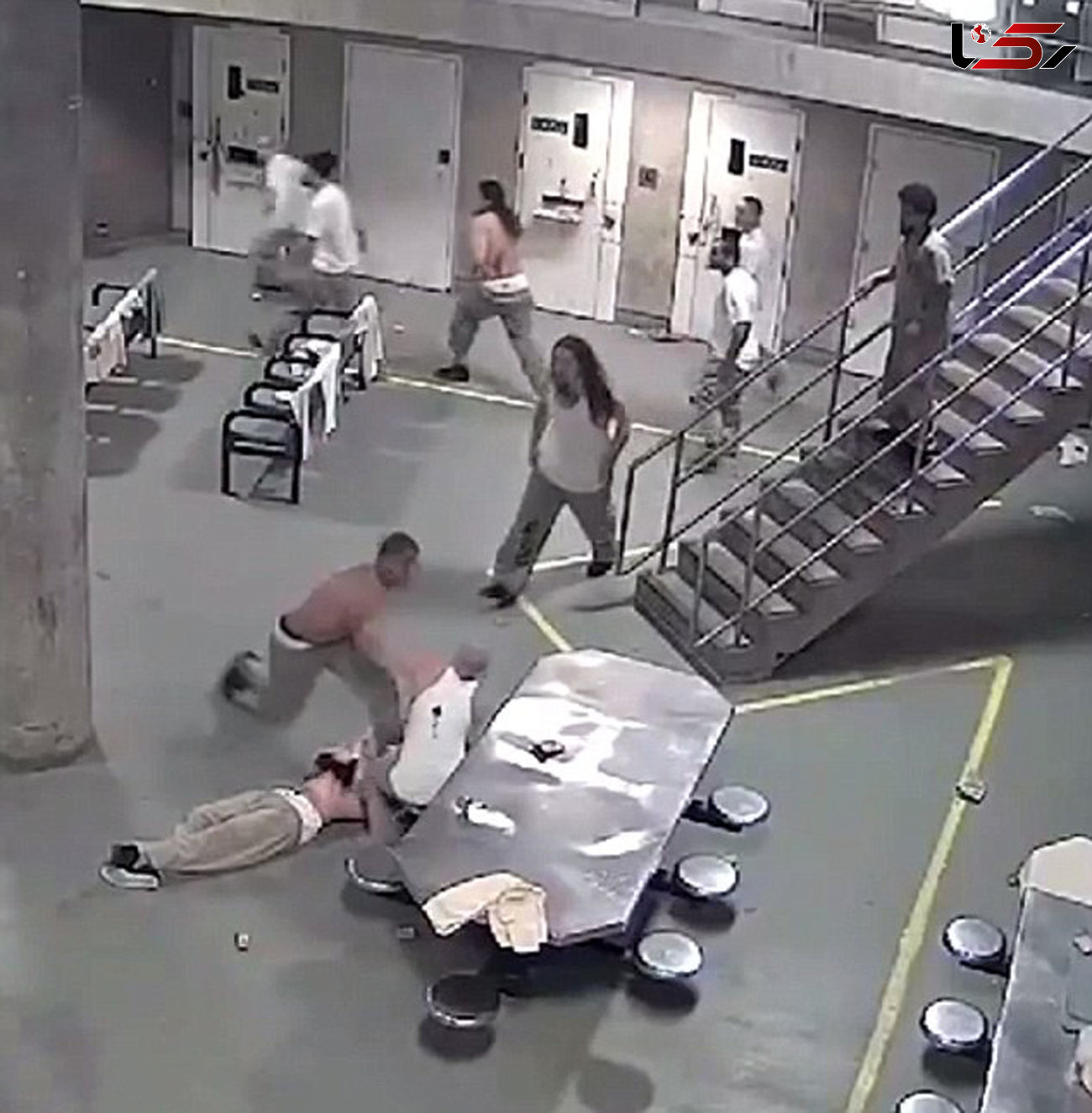 جنگ تن به تن دو گروه از زندانیان خطرناک یک زندان فوق امنیتی+فیلم و عکس