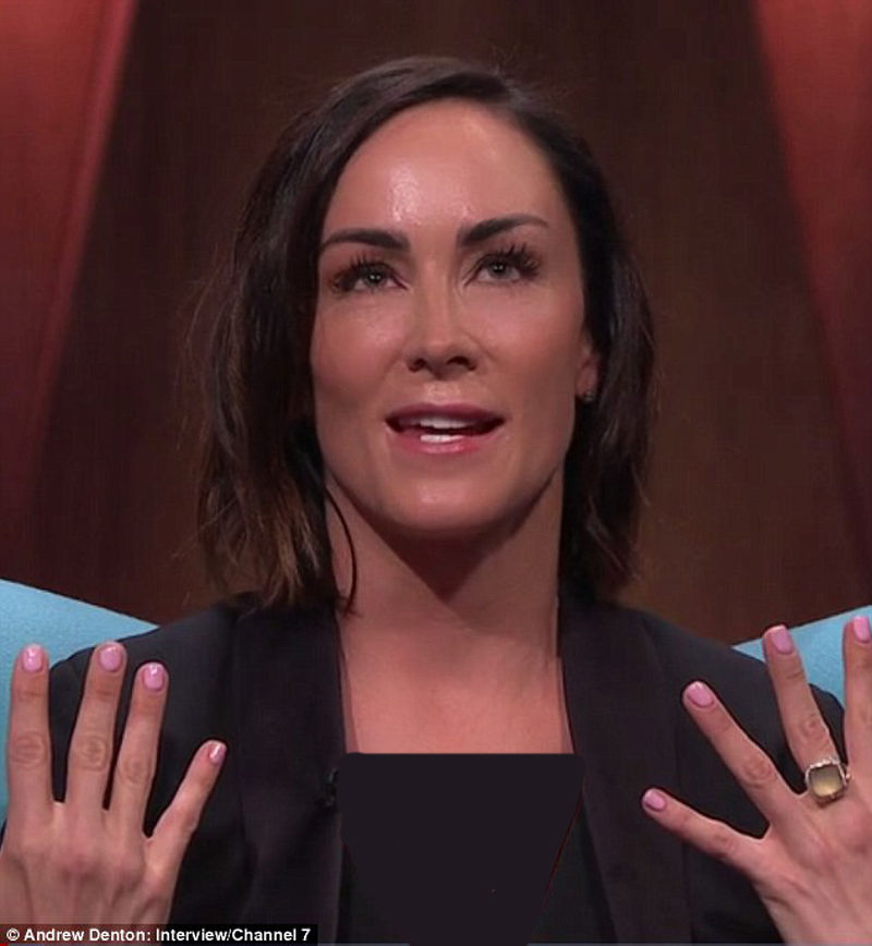 4EE7AA7D00000578-6036015-Canadian_journalist_Amanda_Lindhout_pictured_who_was_kidnapped_t-a-3_1533658822002