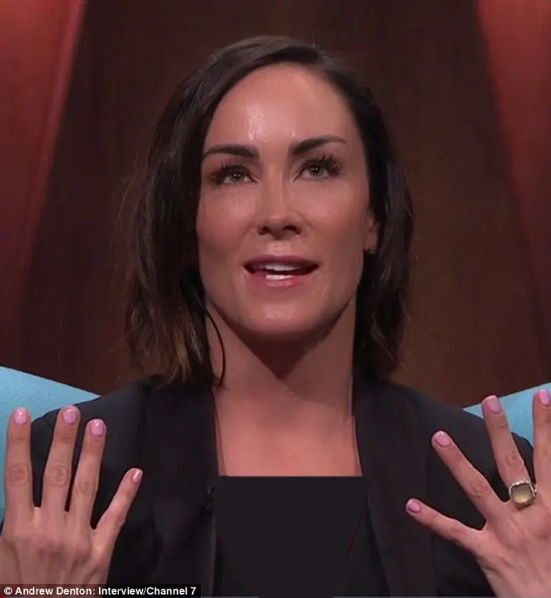 4EE7AA7D00000578-6036015-Canadian_journalist_Amanda_Lindhout_pictured_who_was_kidnapped_t-a-3_1533658822002