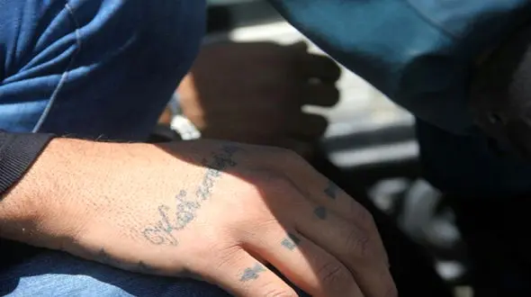 این مرد با قمه سراغ زنان و دختران می‌رفت / در حصارک بازداشت شد 