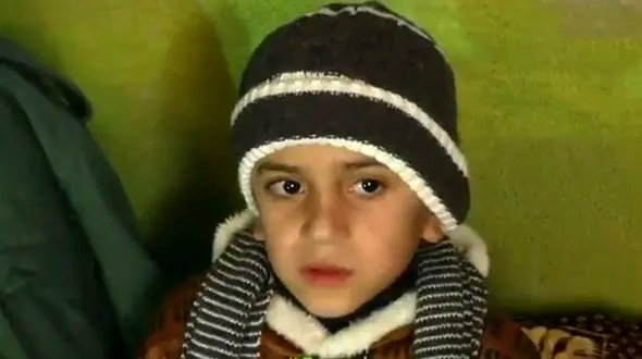 بازگشت ایمان 6 ساله به آغوش خانواده / این کودک  فروخته شده بود+فیلم و عکس