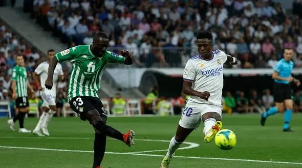 گل اول رئال مادرید به بتیس توسط وینیسیوس جونیور+فیلم