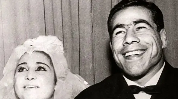 عکس ها و نوشته ها / نگاهی به عروسی غلامرضا تختی /  مادر و خواهرش چادرمشکی به سر داشتند /  مهریه عروس پانصدهزار ریال بود و مادر داماد سکه طلا به عروس داد