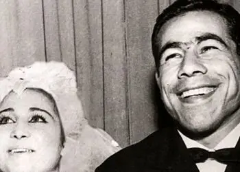 عکس ها و نوشته ها / نگاهی به عروسی غلامرضا تختی /  مادر و خواهرش چادرمشکی به سر داشتند /  مهریه عروس پانصدهزار ریال بود و مادر داماد سکه طلا به عروس داد