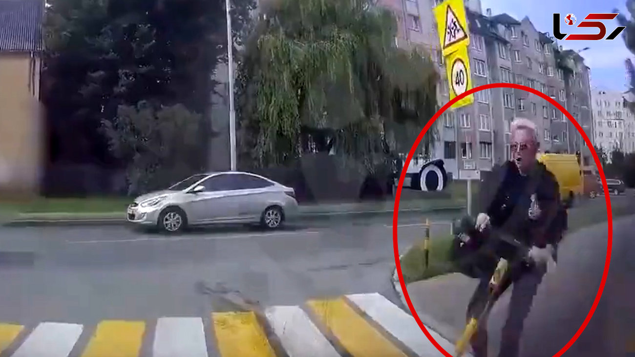ببینید / تصادف راننده با مرد اسکوتر سوار در تقاطع 