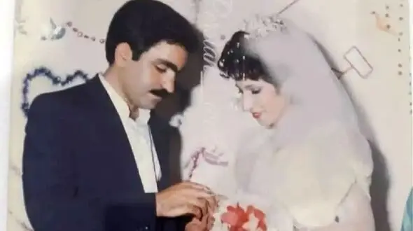 فیلم آواز شاد /  توی عروسی 100 دهه پیش کورس گذاشتن 100 نفر میان رقص دو دقیقه ای میرن و میشینن 