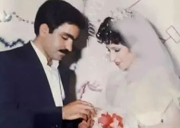 فیلم آواز شاد /  توی عروسی 100 دهه پیش کورس گذاشتن 100 نفر میان رقص دو دقیقه ای میرن و میشینن 