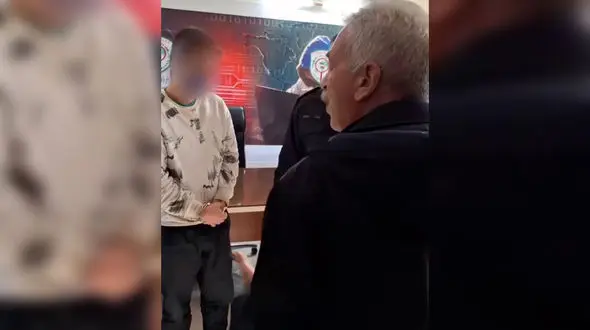 فیلم مواجهه حضوری کارمند قلابی بانک با فریب خوردگان وام میلیونی خیالی