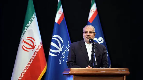 تولید بنزین از متانول به زودی آغاز می‌ شود / تولید نفت و گاز ایران امسال جهش خواهد داشت