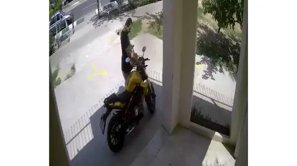  مخترع تهرانی دزد 3 ثانیه ای از آب درآمد! + عکس