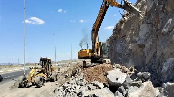  رفع خطر از ۶۰۰ نقطه حادثه‌خیز در کشور / امسال رکورد پخش آسفالت شکسته خواهد شد 