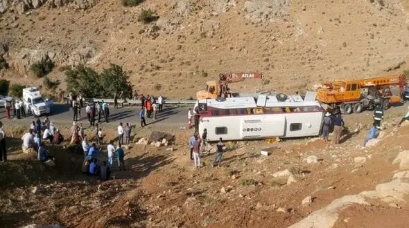 پیام‌ های تسلیت درپی حادثه واژگونی اتوبوس خبرنگاران