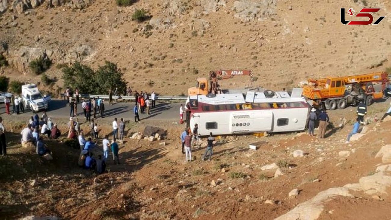 دو خبرنگار در حادثه واژگونی اتوبوس خبرنگاران جان باخته اند / آمار مصدومان 21 نفر