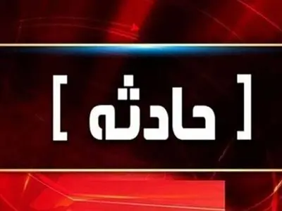 فیلم سقوط تابلو به علت طوفان شدید / کارگر شهری آسیب دید