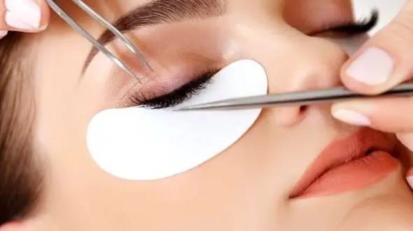 نحوه جدا کردن کاشت مژه در خانه