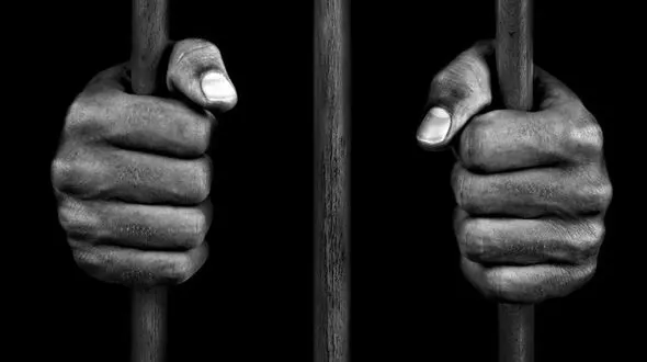 آزار و اذیت نوجوانان زندانی که رسوایی به بار آورد! + جزییات