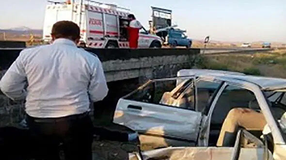 سقوط هولناک خودرو پراید از پل / این حادثه 3 قربانی گرفت