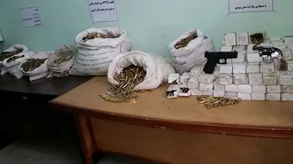 کشف باند خانوادگی خرید و فروش سلاح جنگی درگناوه +عکس