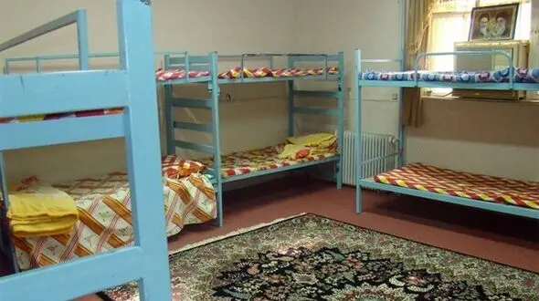 یک خوابگاه ورزشی مسئولان را به شادگان کشاند