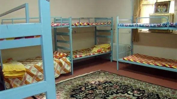 یک خوابگاه ورزشی مسئولان را به شادگان کشاند