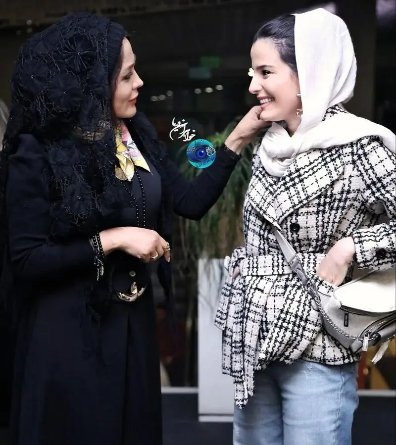 غزاله اکرمی و زهرا جهرمی