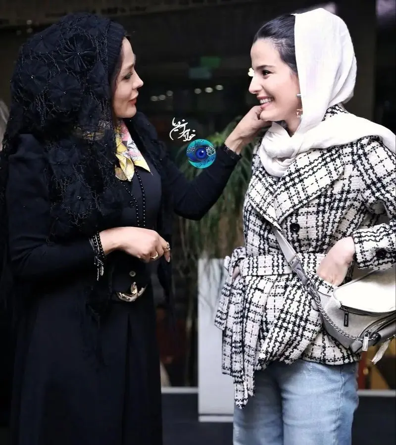 غزاله اکرمی و زهرا جهرمی